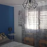 Casa Veseliei 게스트하우스 4*